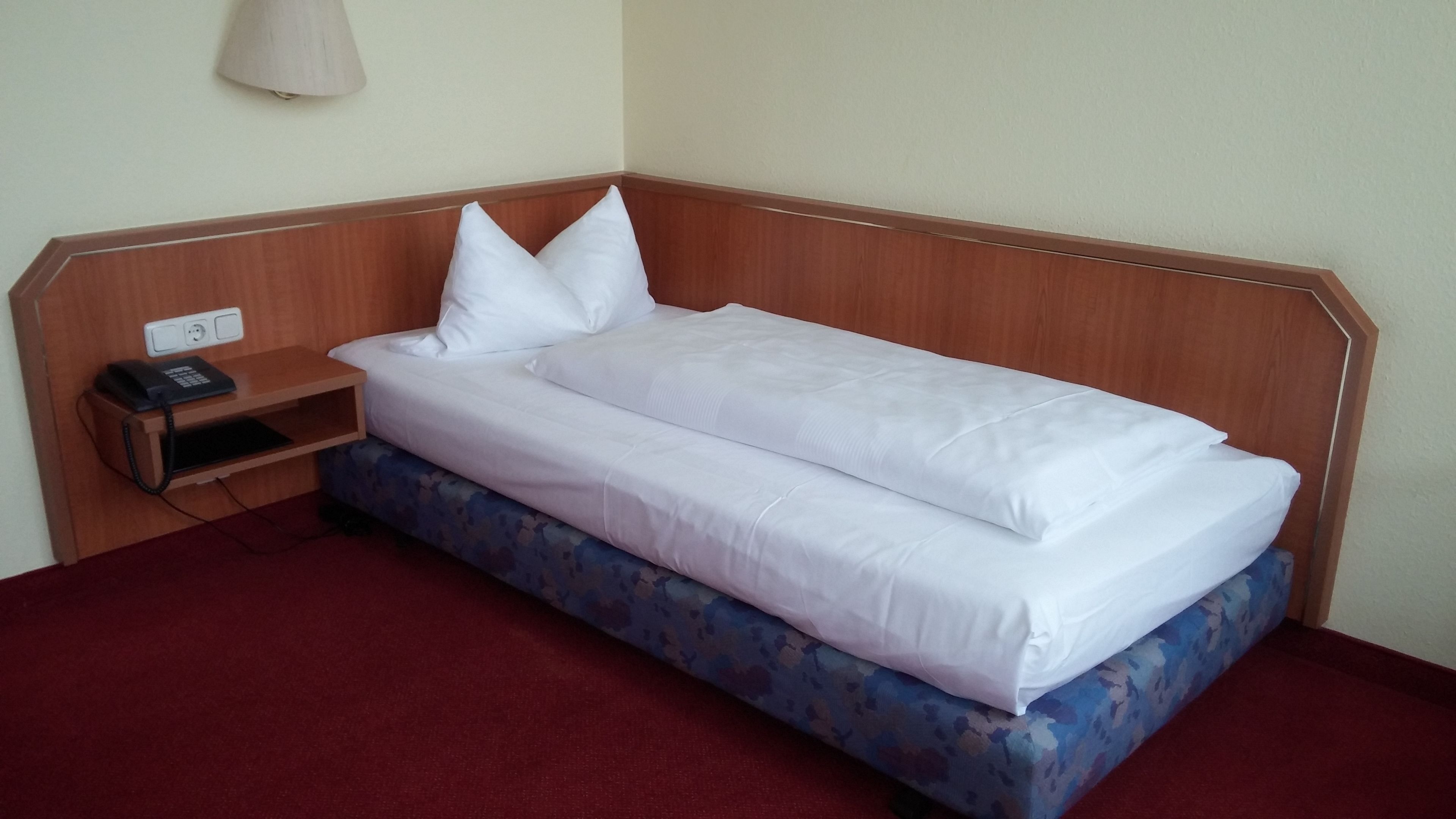 single room | in-room safe, desk, iron/ironing board, rollaway beds