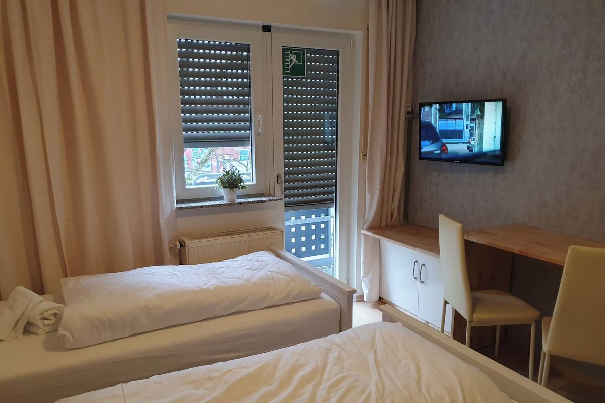 ห้องคลาสสิกทวิน | 1 ห้องนอน, เครื่องนอนระดับพรีเมียม, ตกแต่งพิเศษโดยเฉพาะ, Wi-Fi ฟรี