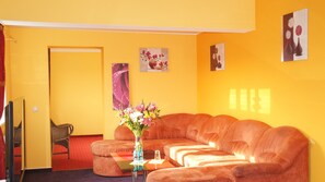 Studio Suite | Living area