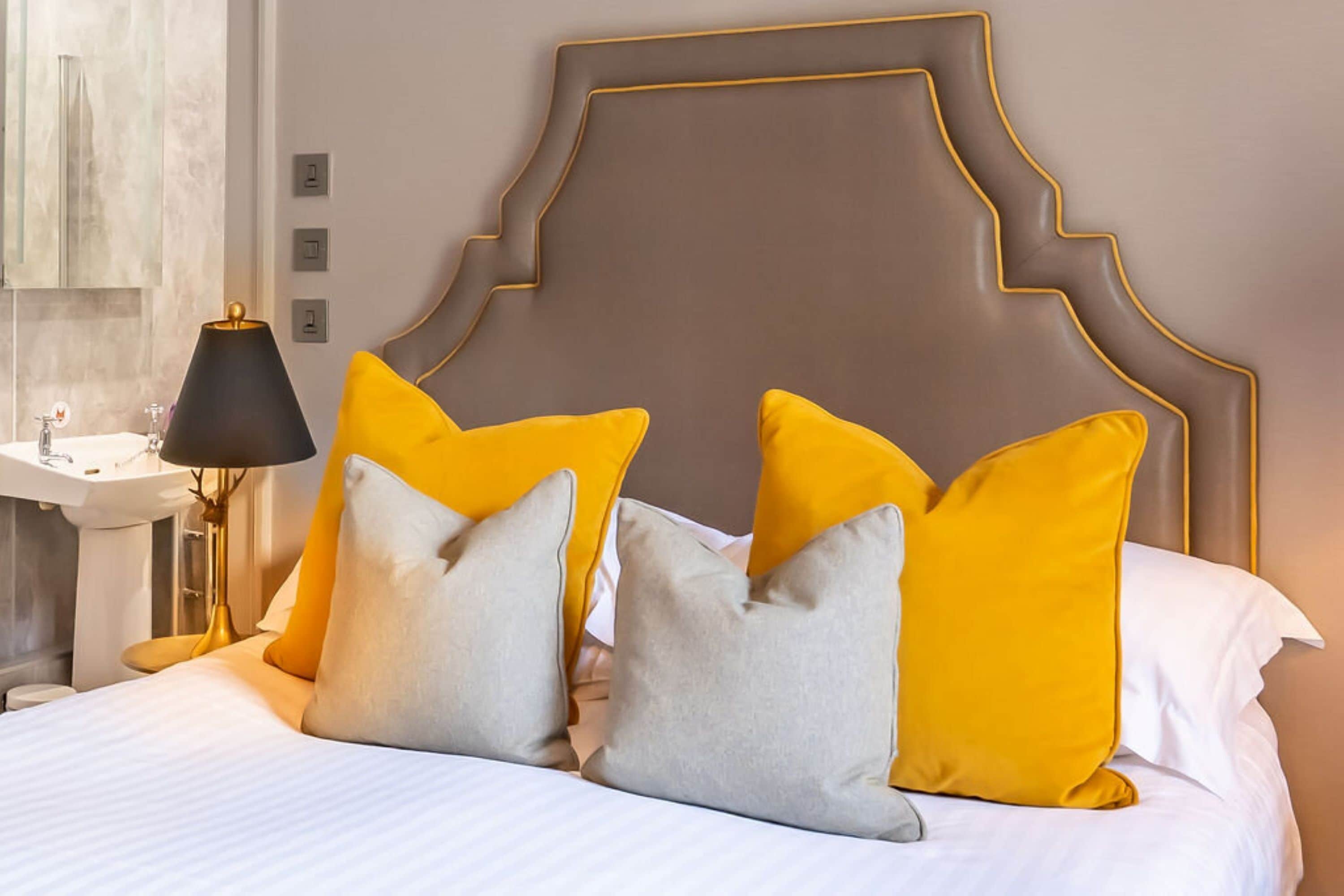 double guest room | bathroom | free toiletries, hair dryer, slippers, towels