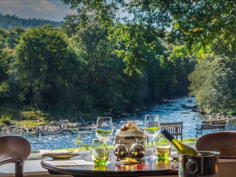 Der serveres morgenmad, frokost, aftensmad og britiske retter