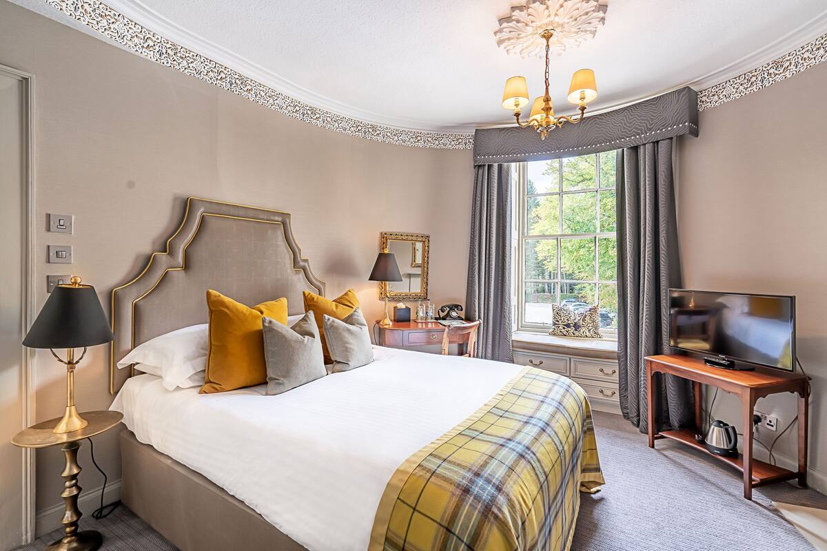 Double Guest Room | Premium bedding, desk, laptop workspace, iron/ironing board
