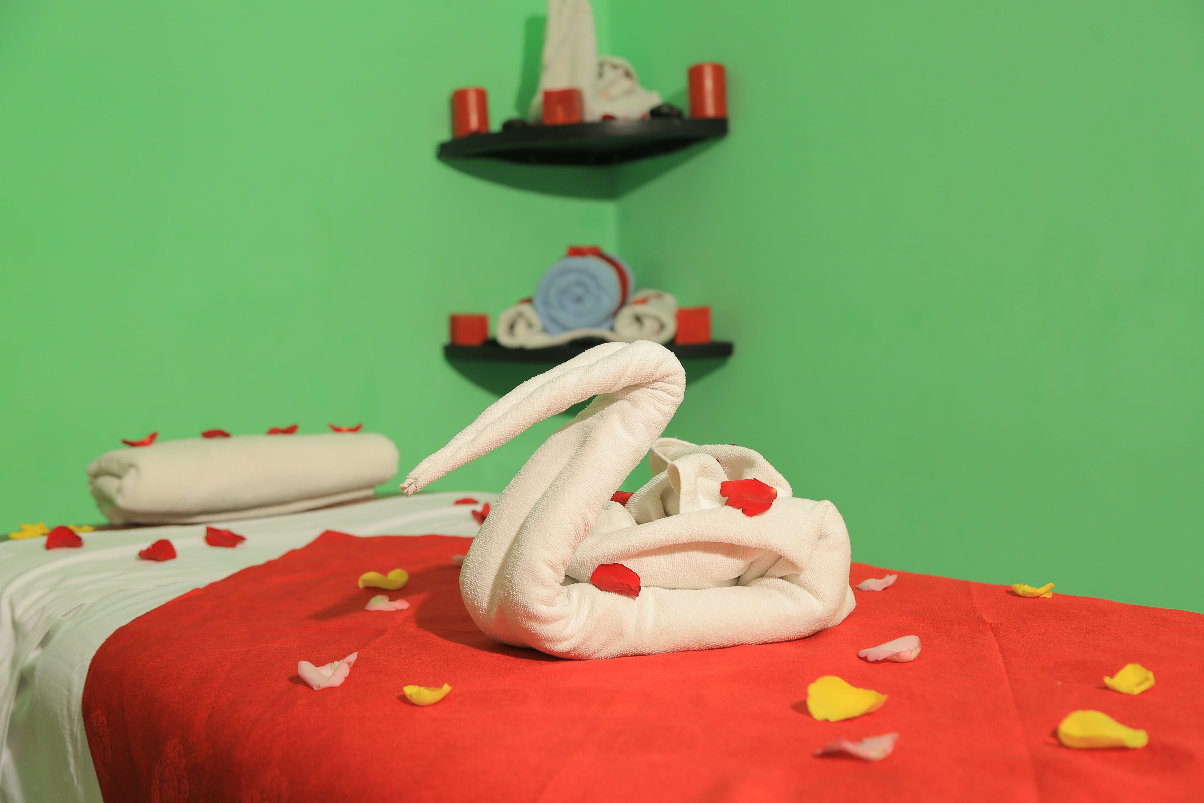 Sauna, baño de vapor, masajes suecos y masajes 