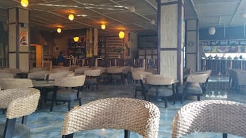 2 restaurants, breakfast, lunch, dinner served; Ethiopian cuisine
