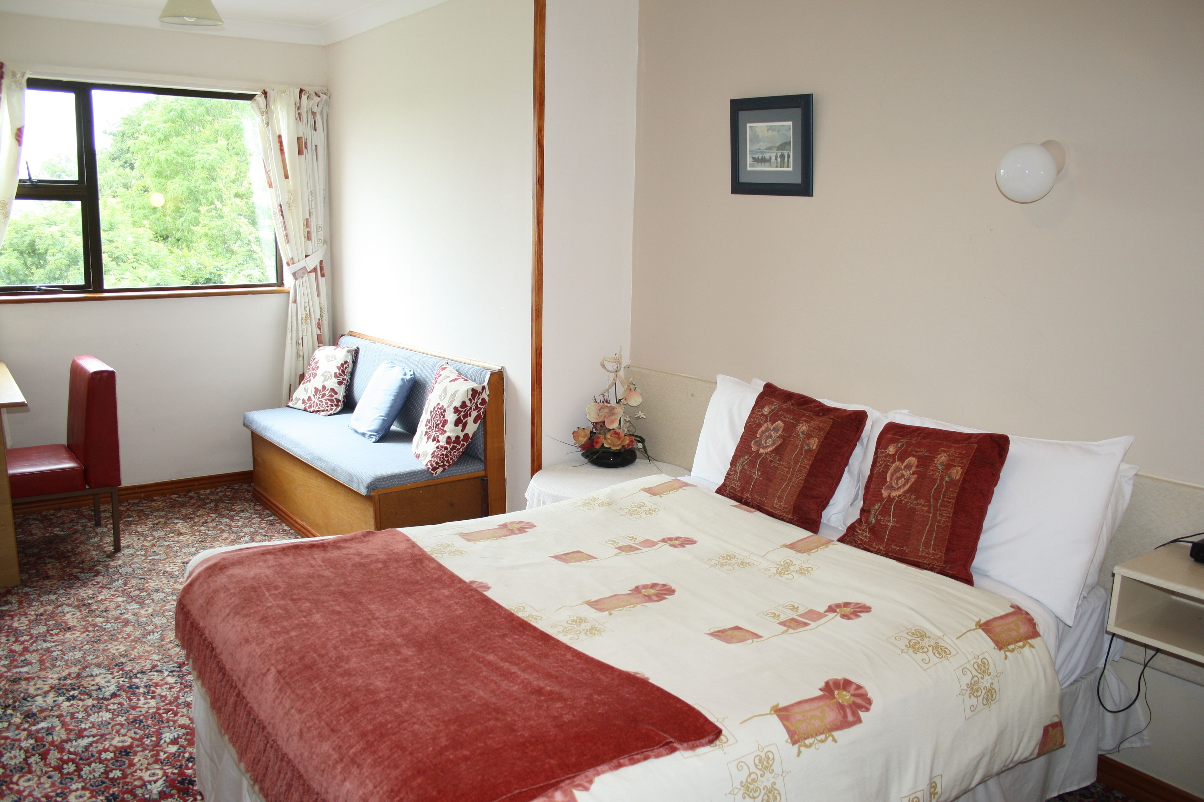 Double Room, Ensuite | Premium bedding, in-room safe, desk, iron/ironing board