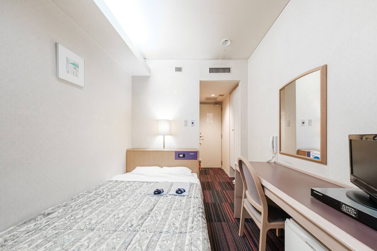 Habitación doble, para fumadores (Semi) | Wifi gratis y ropa de cama