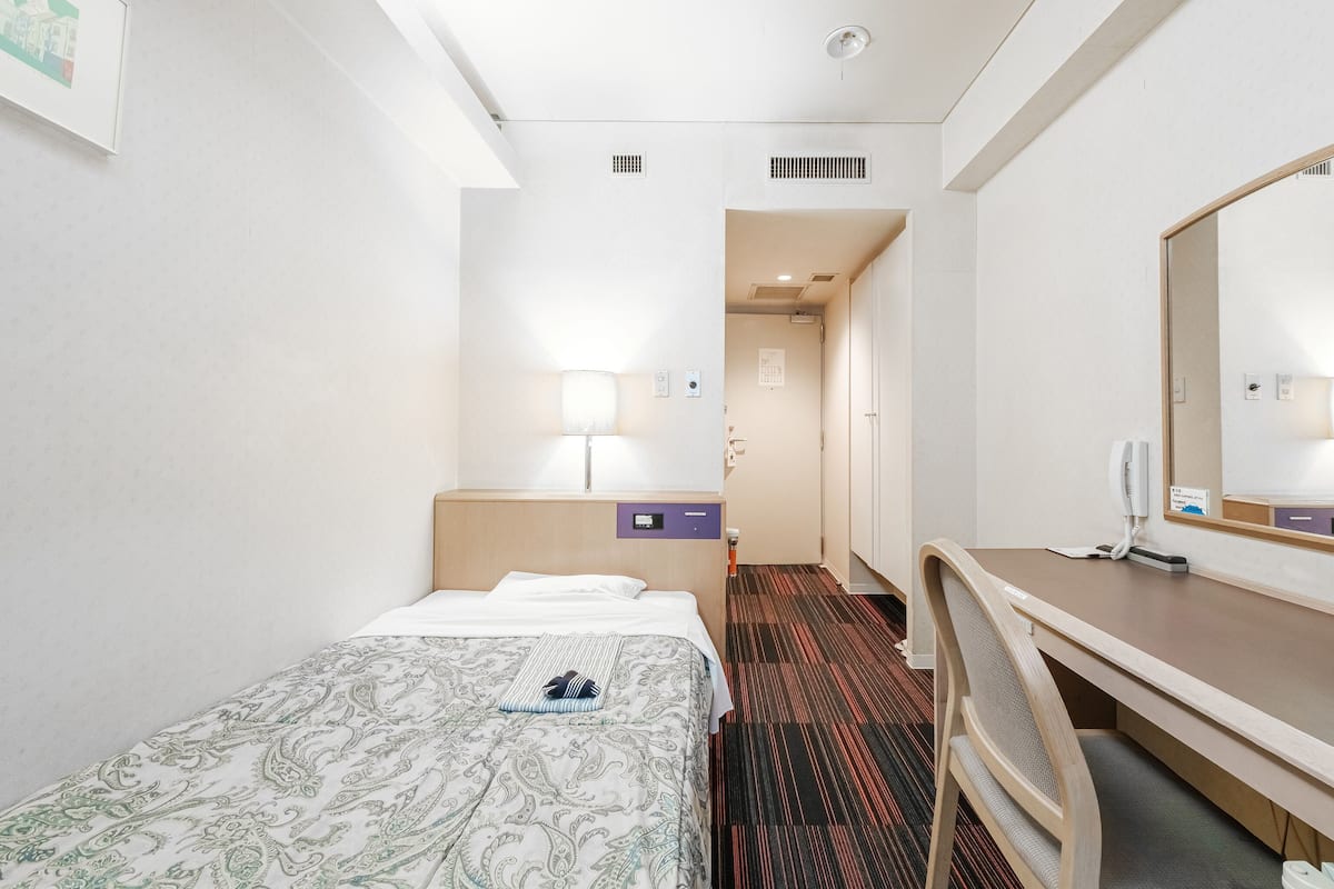 Habitación individual, para fumadores | Wifi gratis y ropa de cama