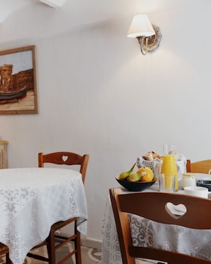 Déjeuner complet (12 EUR par personne)