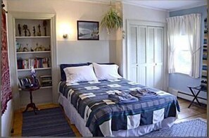 The Sorrento Room - Shared Bathroom