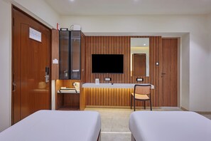 Deluxe Room | Pillowtop beds, in-room safe, desk, iron/ironing board (on request) - Karl Residency (Mumbai)