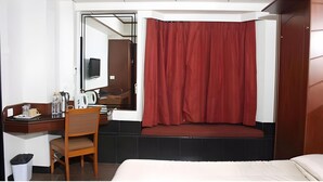 Pillowtop beds, in-room safe, desk, iron/ironing board (on request) - Karl Residency (Mumbai)