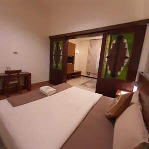 Presidential-Suite | Schreibtisch, Zustellbetten, kostenloses WLAN