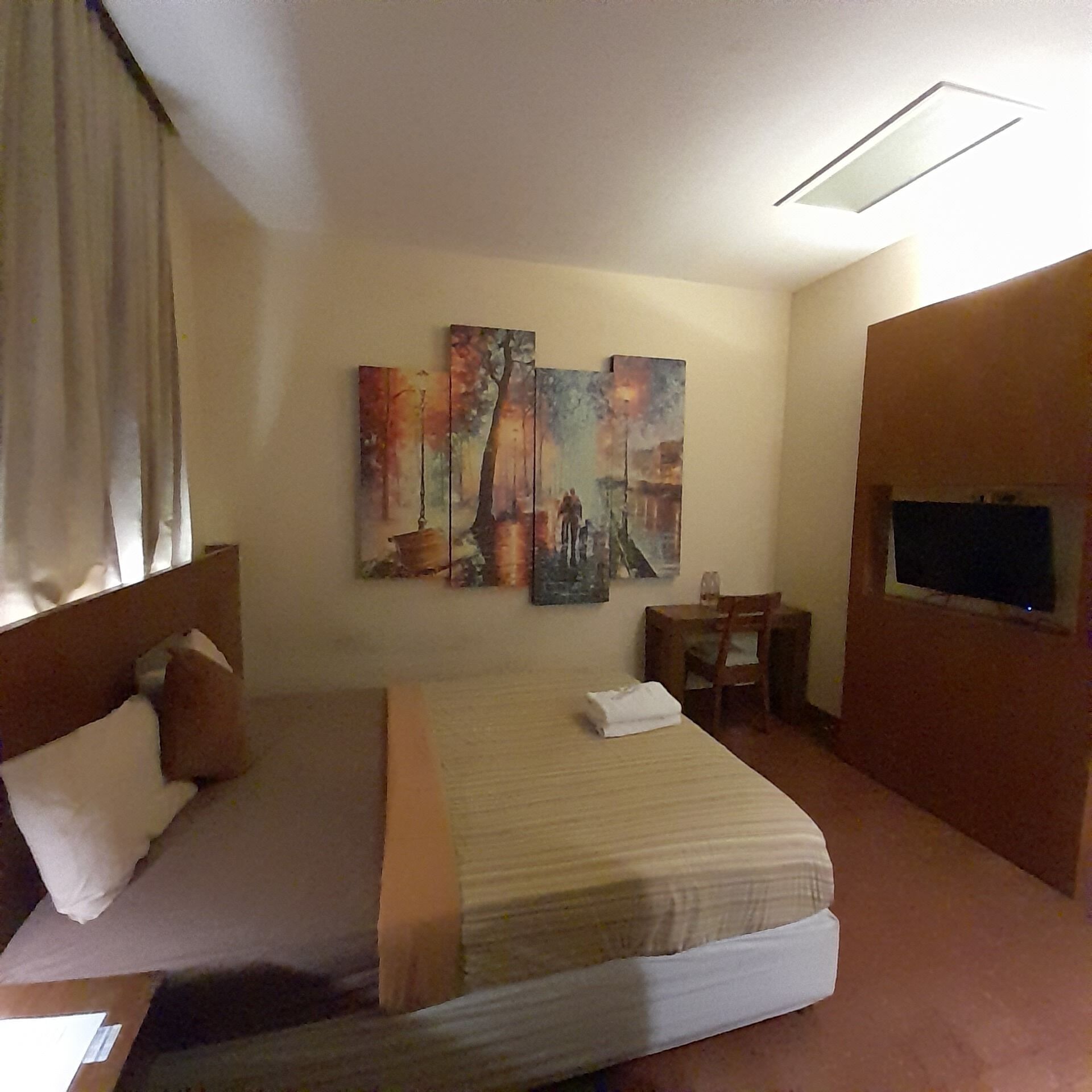 Deluxe-Zimmer | Schreibtisch, Zustellbetten, kostenloses WLAN