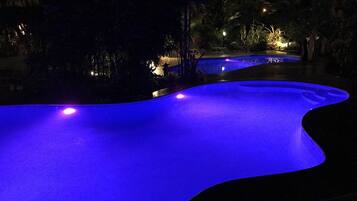 Kolam renang outdoor