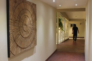 Building design - Altamont Court Hotel (Kingston)