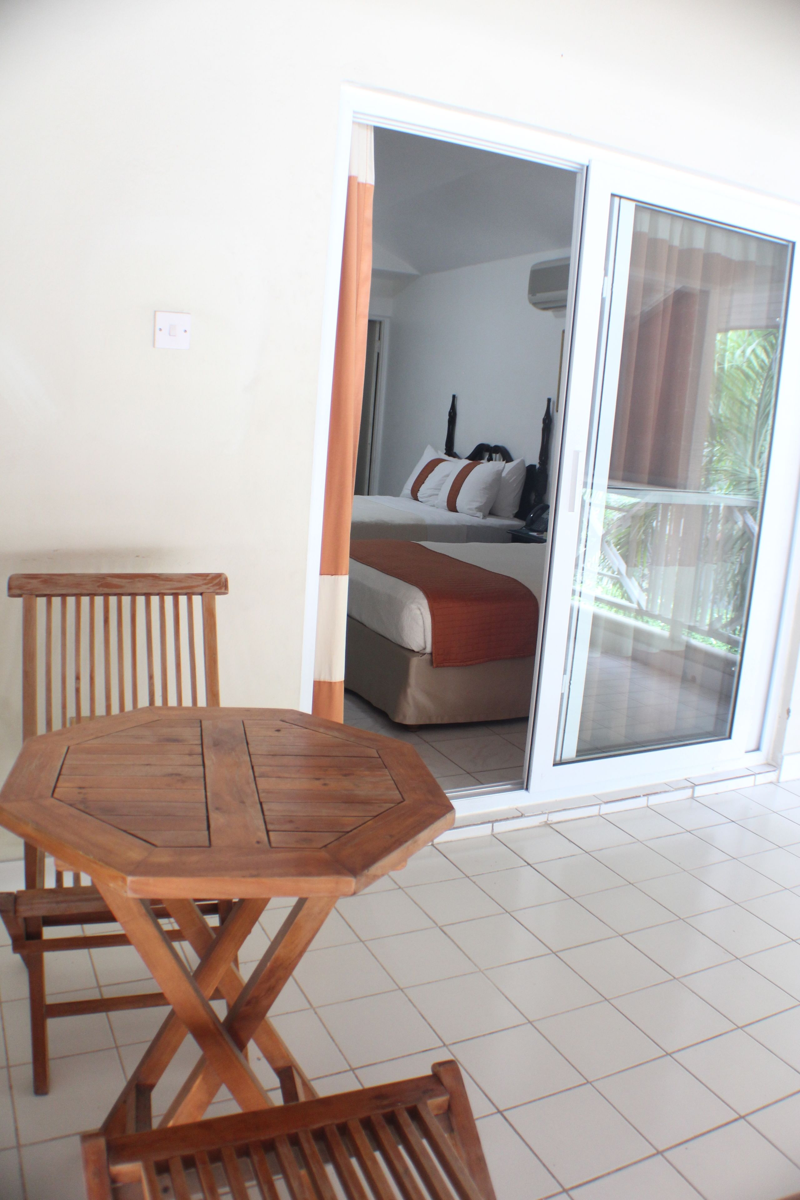 Photo - Altamont Court Hotel