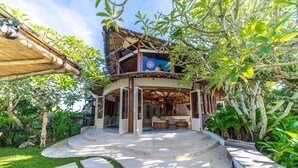 Biệt thự truyền thống, 4 phòng ngủ, hồ bơi riêng, quang cảnh biển | Ban công