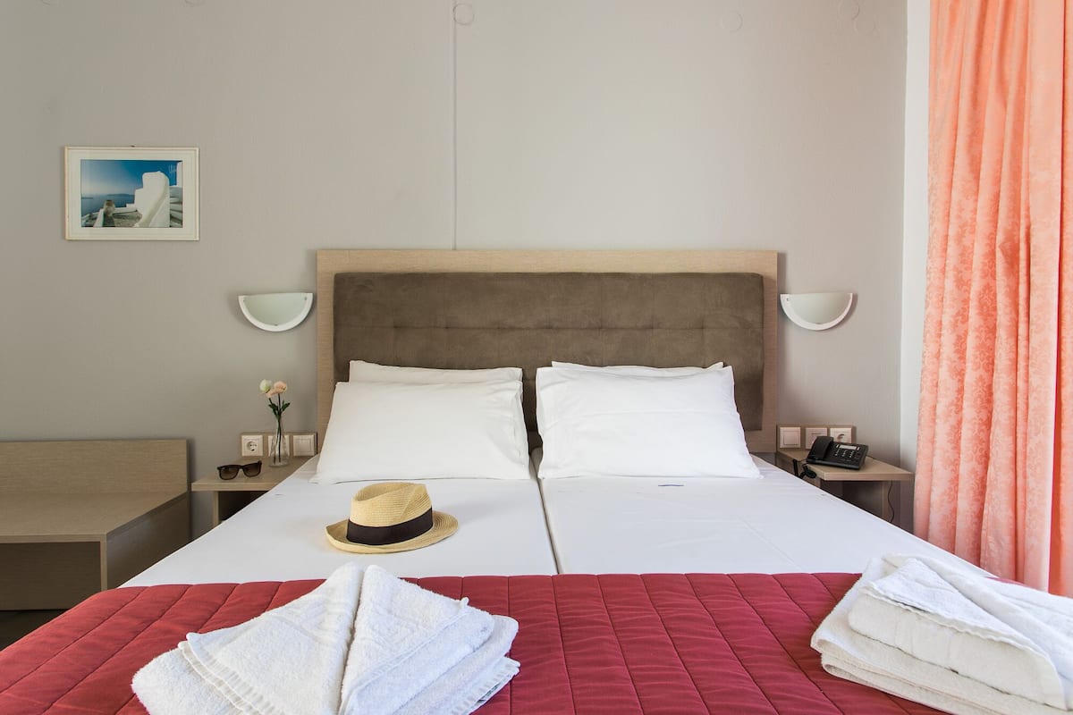 1 bedroom, in-room safe, desk, blackout curtains