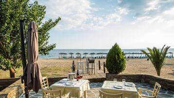 2 restaurants, breakfast, lunch, dinner served; Greek cuisine