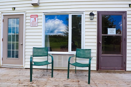 Deluxe Room, 2 Queen Beds | Desk, blackout drapes, soundproofing, free WiFi