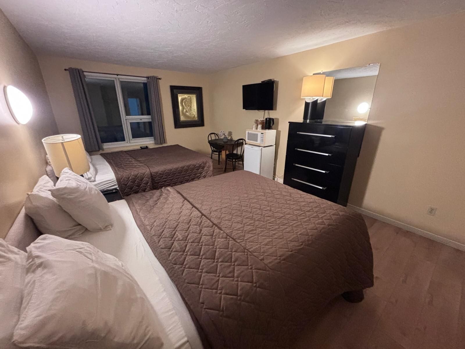 Desk, blackout curtains, soundproofing, free WiFi