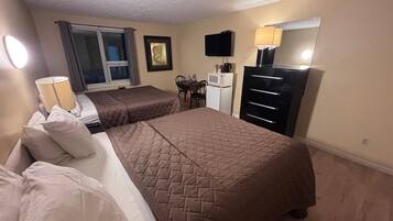 Desk, blackout curtains, soundproofing, free WiFi