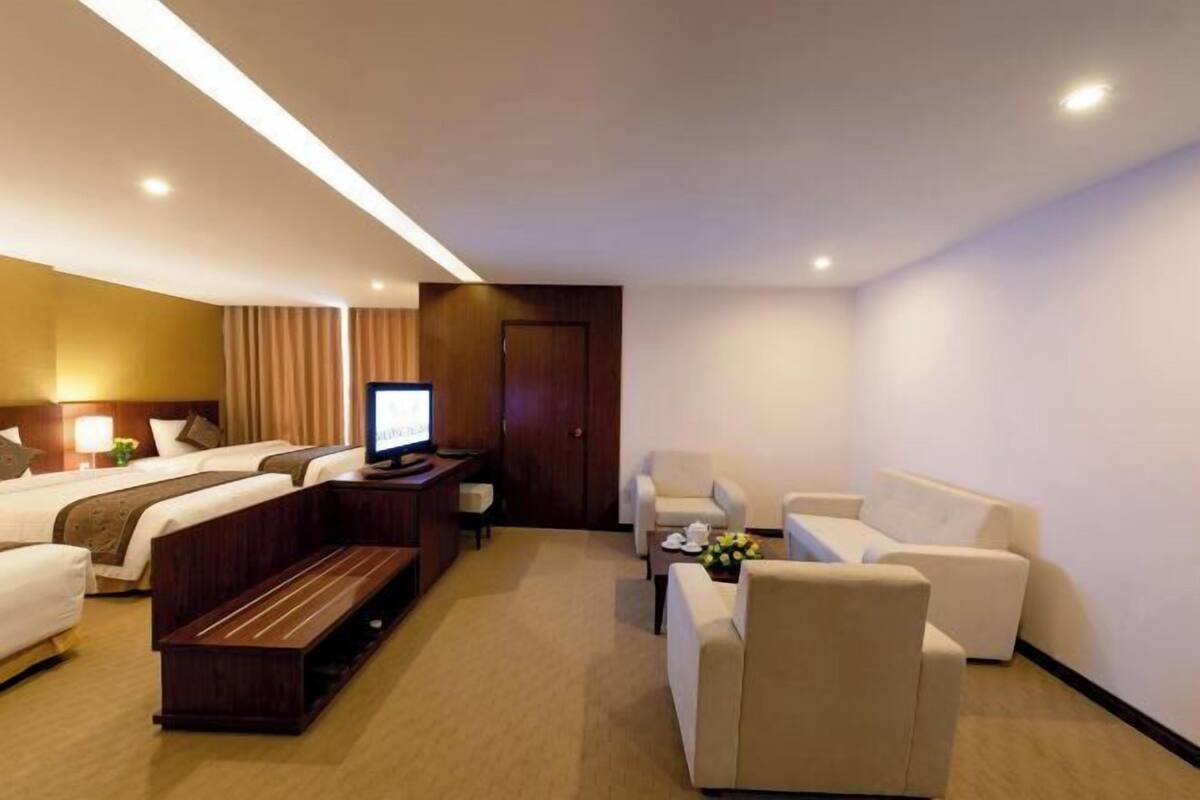 Minibar, in-room safe, desk, blackout curtains