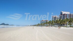 Beach nearby - Travel Inn Flats Riviera (Bertioga)