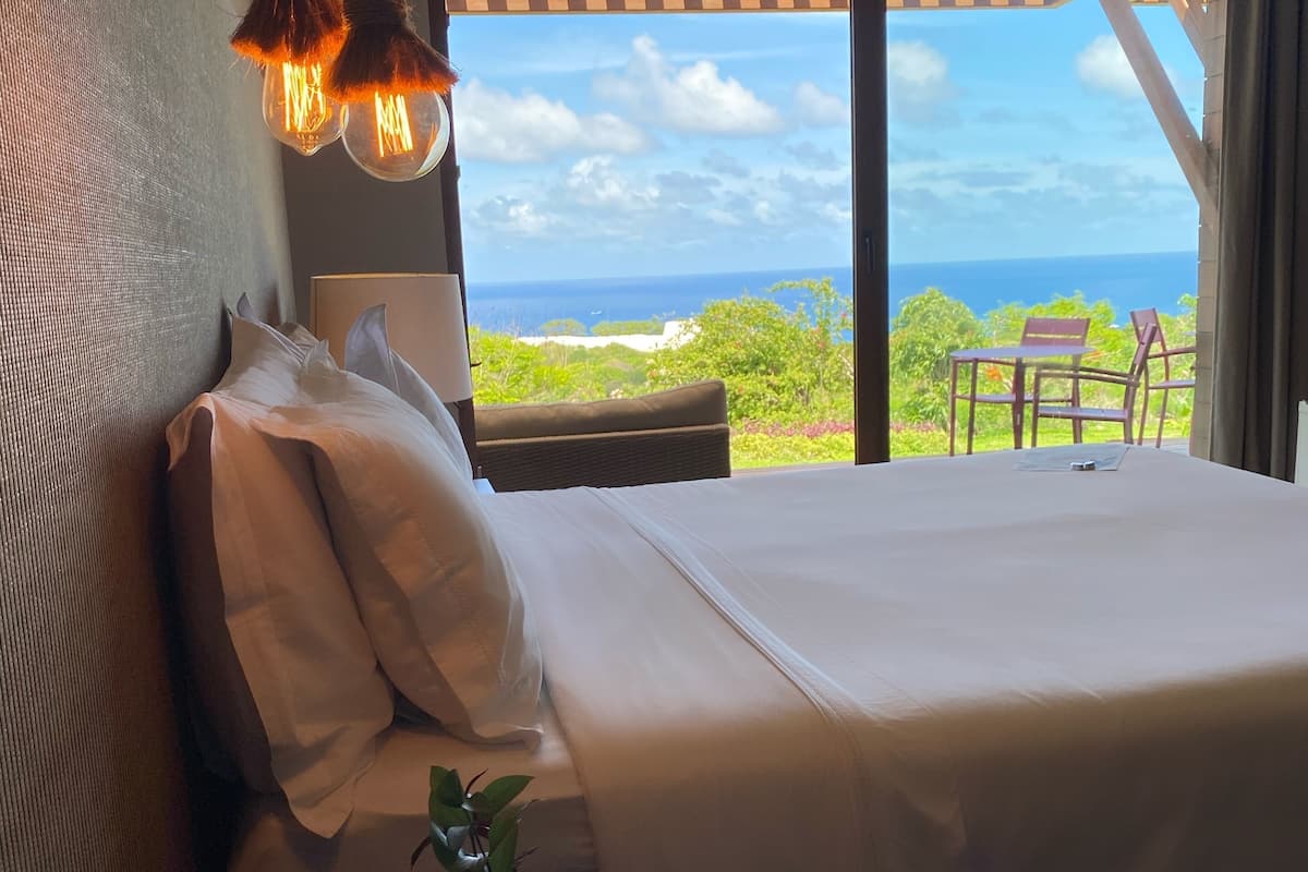 Departamento (Vista Mar) | Ropa de cama de alta calidad, minibar, escritorio y cortinas blackout