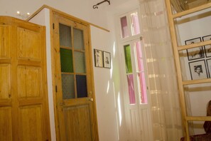 Habitación individual | Caja fuerte, wifi gratis, ropa de cama
