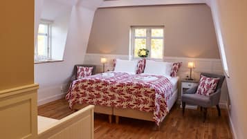 Familien-Suite, Kochnische | Schreibtisch, schallisolierte Zimmer, BĂŒgeleisen/BĂŒgelbrett