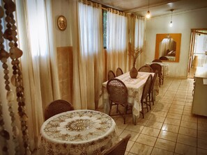 Desayuno bufé gratuito y diario