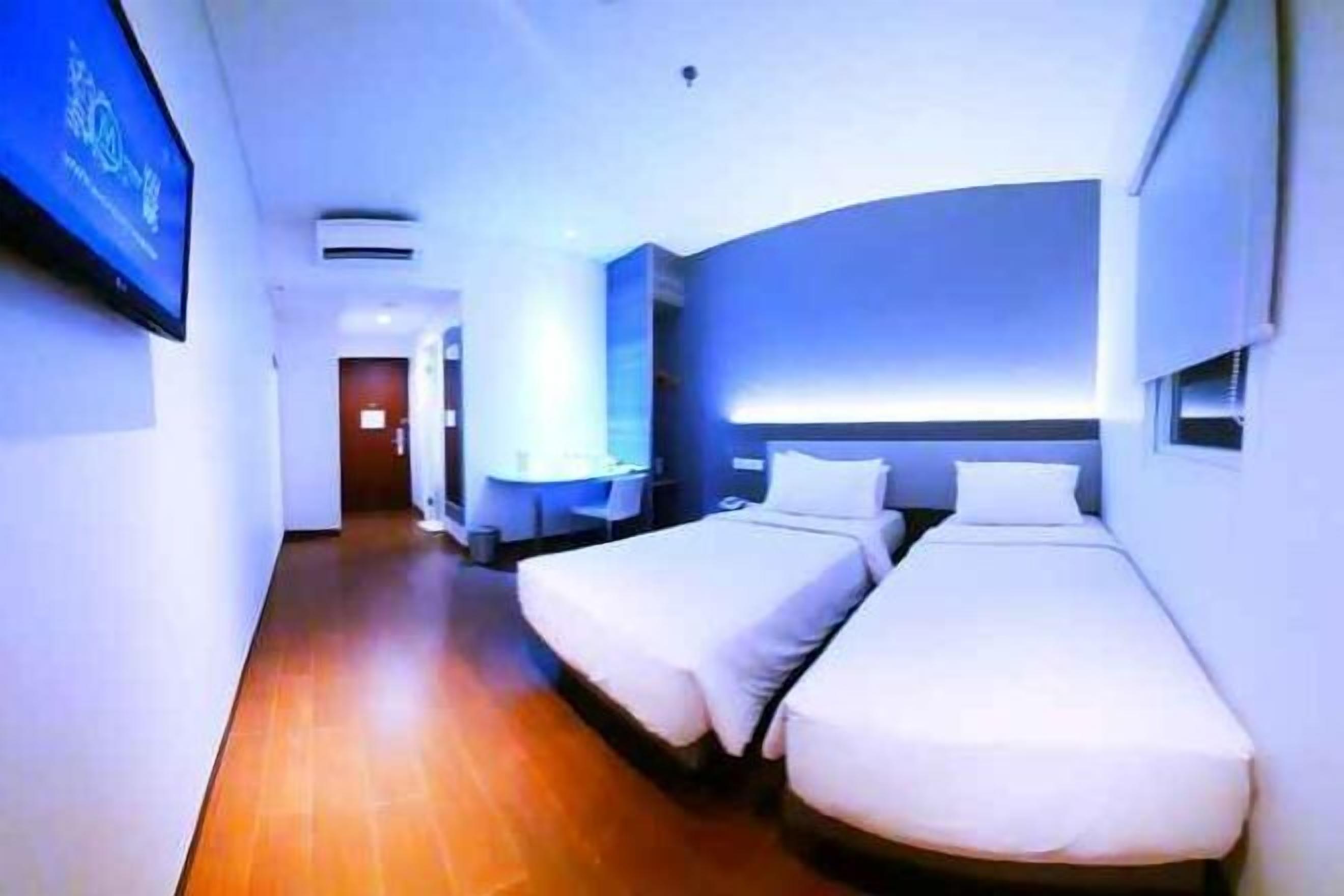 In-room safe, desk, cribs/infant beds, free WiFi