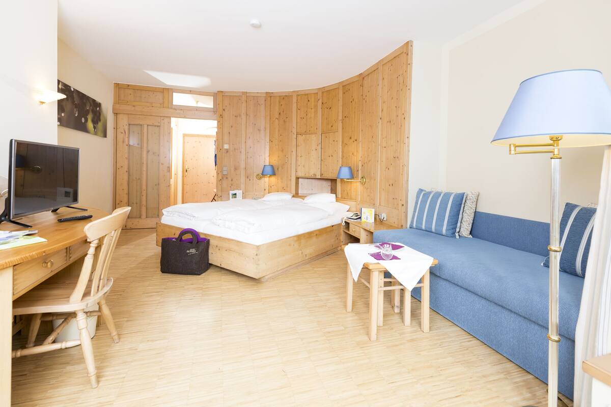 Deluxe Double Room | Premium bedding, in-room safe, desk, laptop workspace