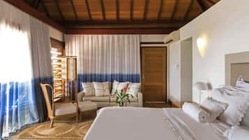 Bungalow Master | Premium bedding, minibar, in-room safe, individually decorated