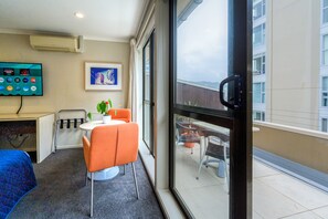 Studio, 1 Queen Bed | Terrace/patio