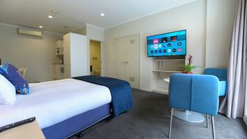 Studio, 1 Queen Bed, Harbor View | Down comforters, desk, blackout drapes, soundproofing