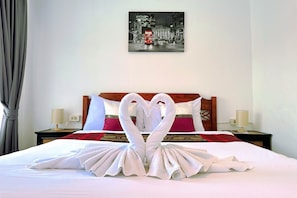 Premium Double Room, Pool Access | In-room safe, desk, free WiFi, bed sheets - Hotel Baya Patong (Patong)