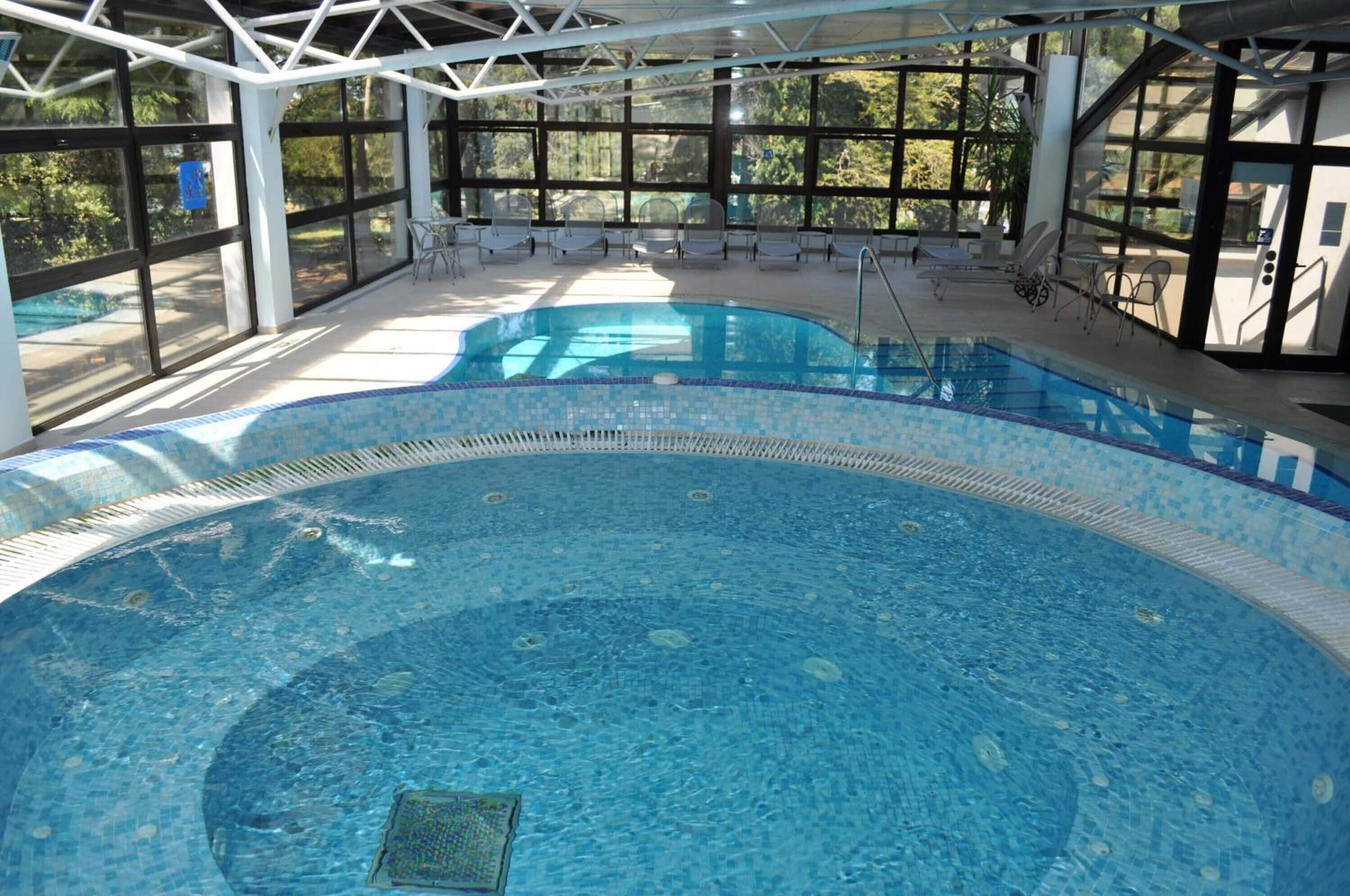 Kolam renang outdoor
