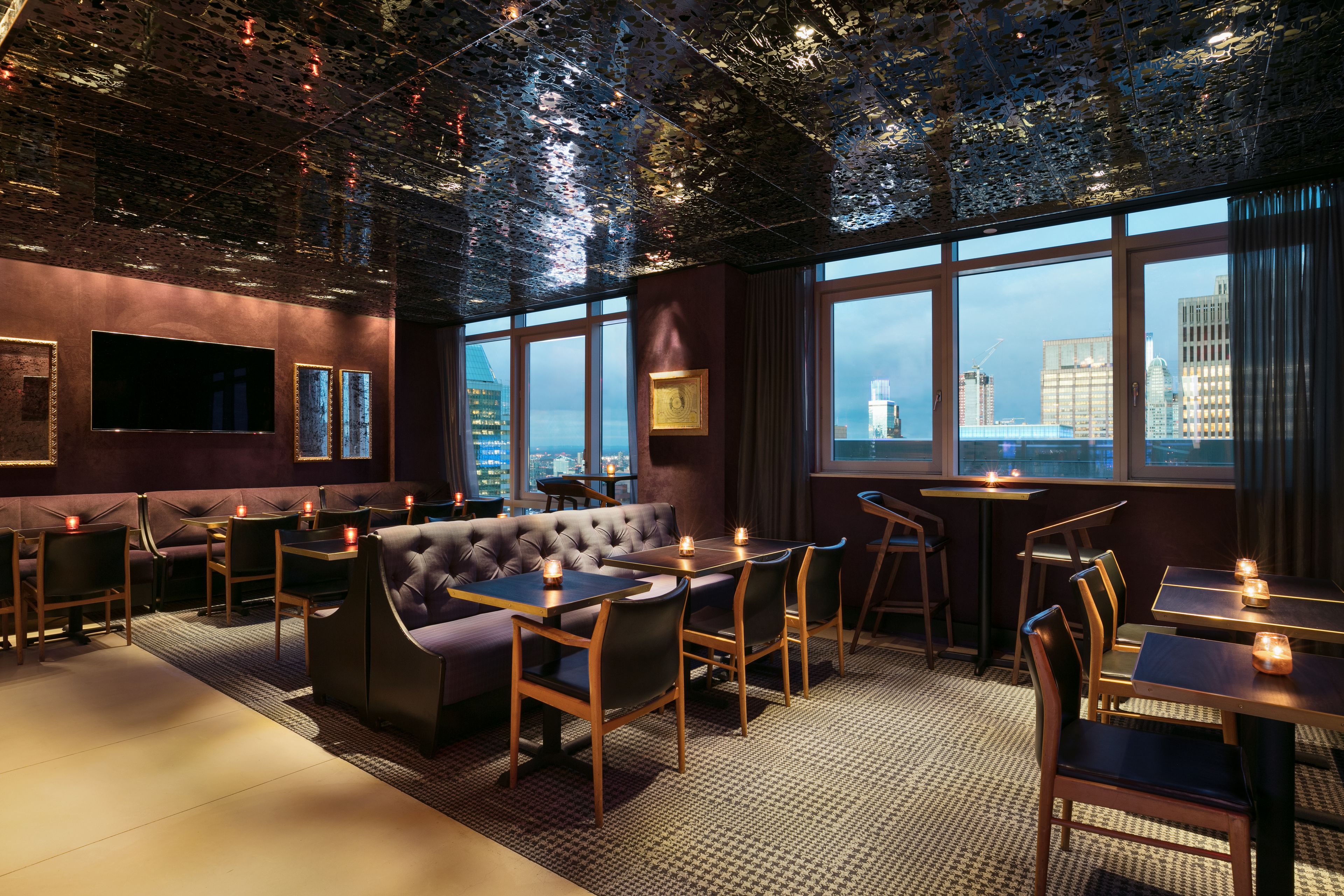 Rooftop bar, al fresco dining, open daily