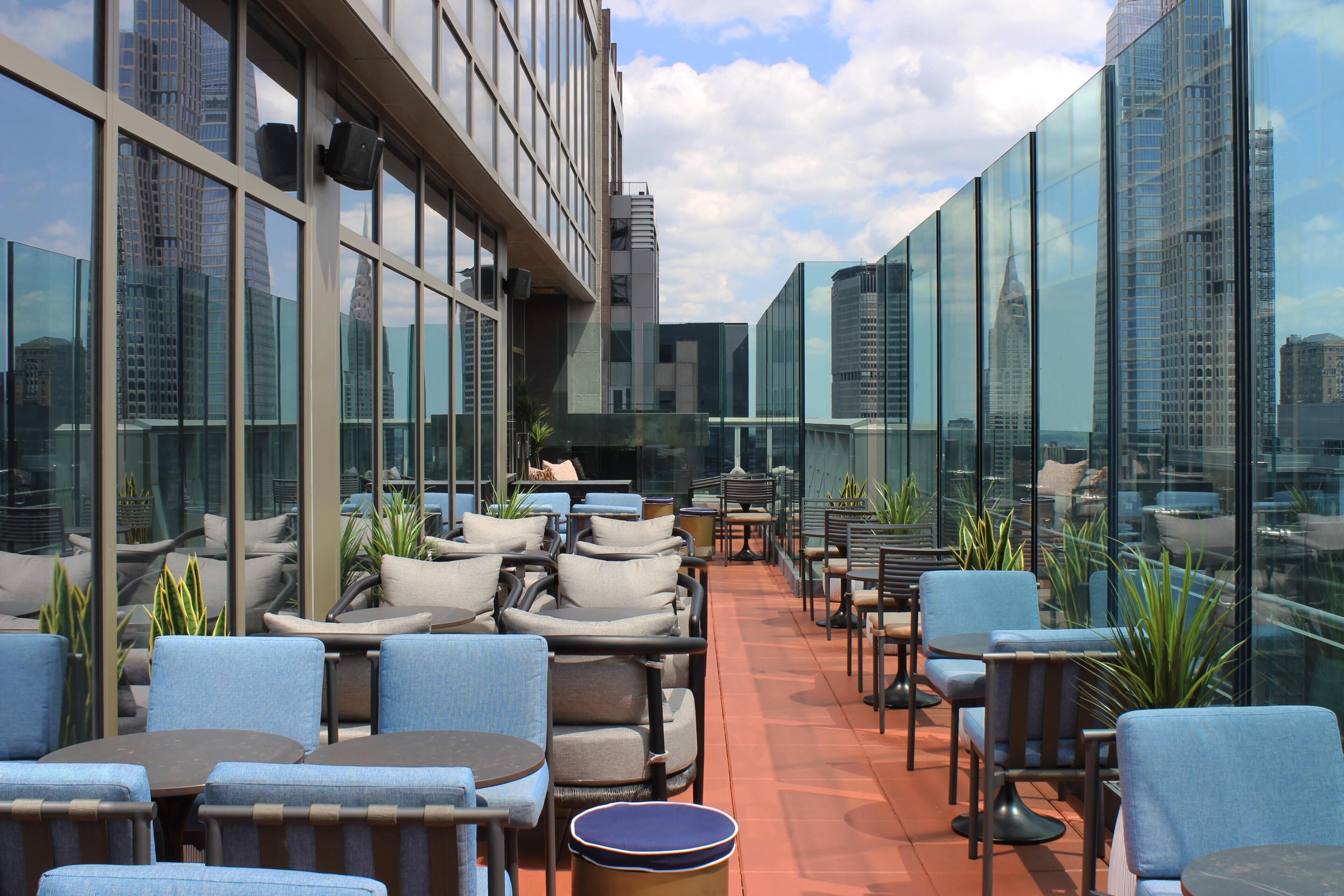 Takterrassebar, uteservering, åpen hver dag