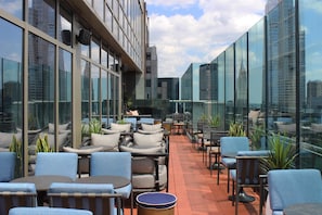 Rooftop bar, al fresco dining, open daily