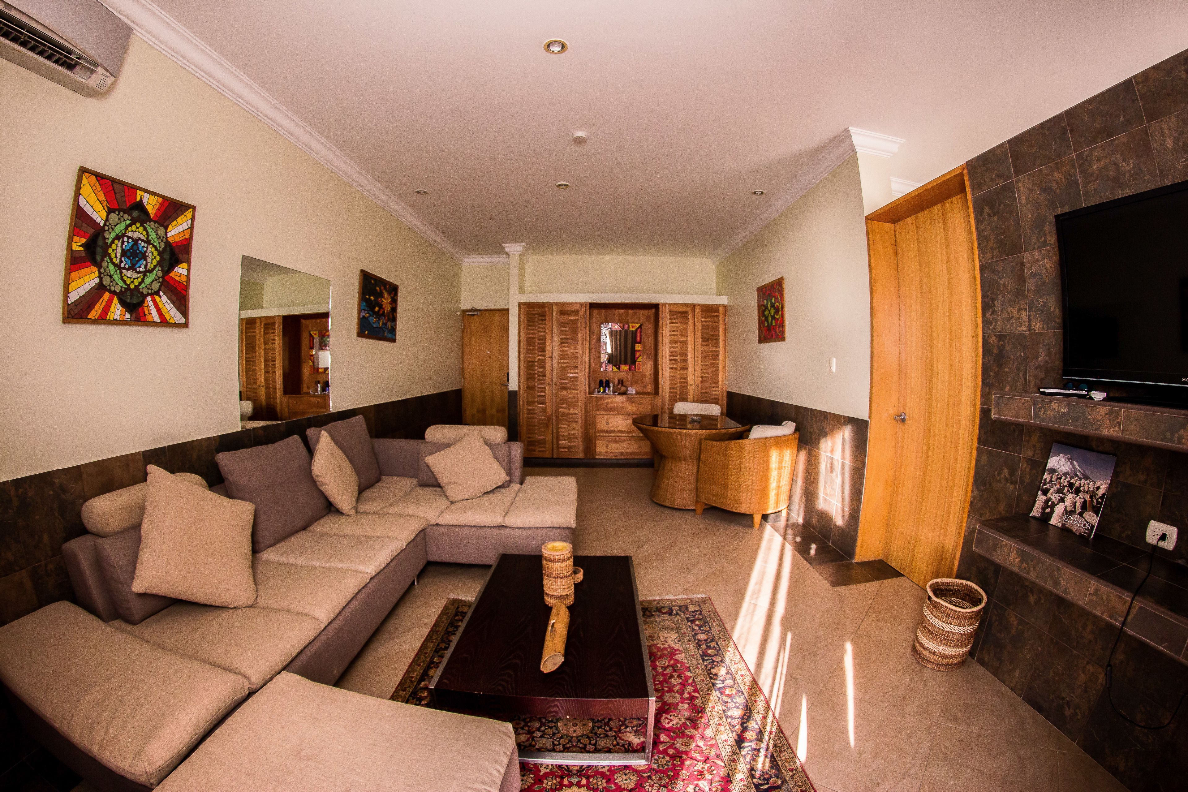 suite | down duvets, in-room safe, individually decorated, desk