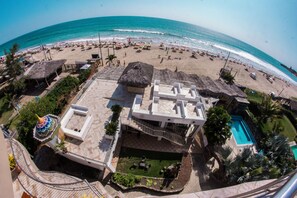 Terrace/patio - Dharma Beach Hotel (Manglaralto)