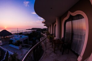 View from room - Dharma Beach Hotel (Manglaralto)