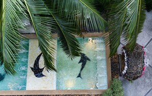 Outdoor pool, pool loungers - Aranta Suvarnabhumi (Bangkok)