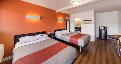 Motel 6 Cranbrook, BC