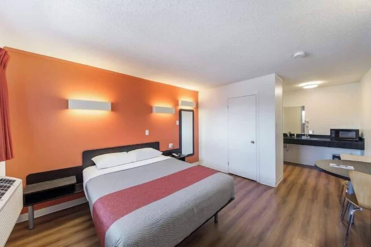 Desk, iron/ironing board (on request), cribs (free), WiFi (free)