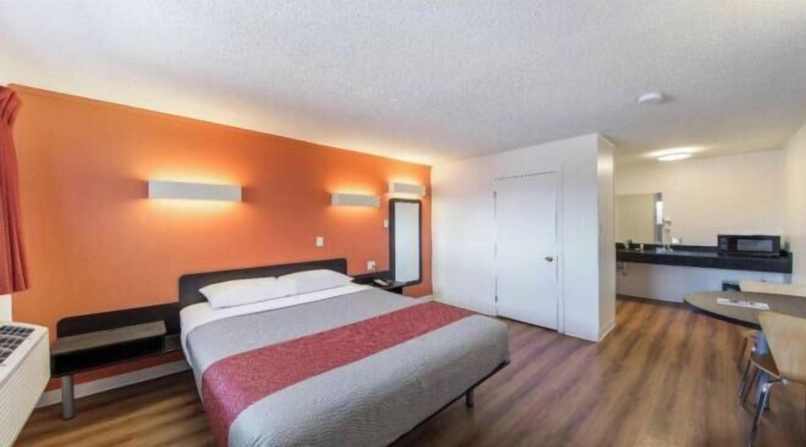 Desk, iron/ironing board, free cots/infant beds, free WiFi