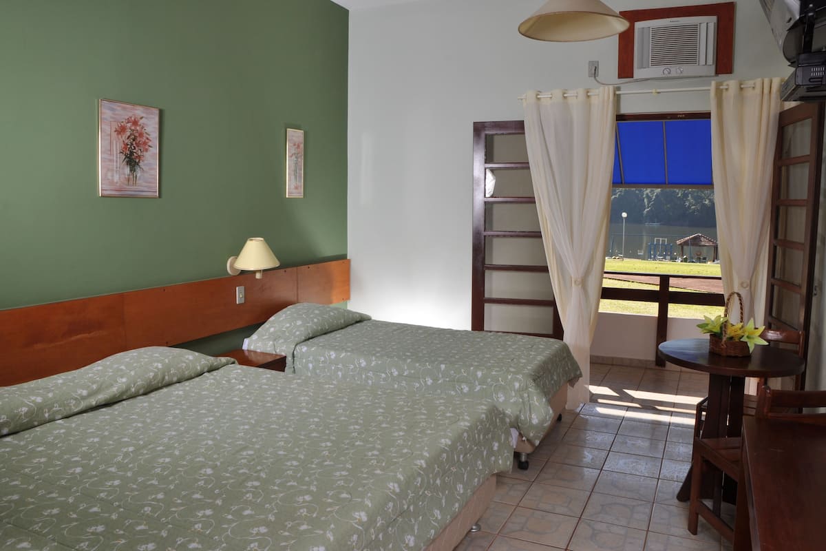 Minibar, in-room safe, soundproofing, free WiFi